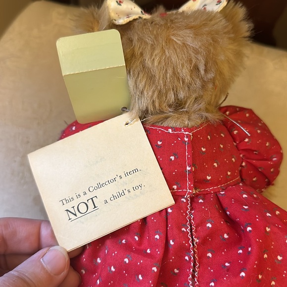 Bears by Reanee handcrafted Essie mohair teddy bear, created on April 14, 1988 - Picture 12 of 15